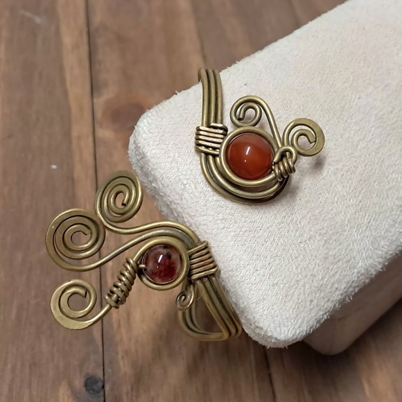 Wire Wrapped Gemstone Bracelet - Picture 3 of 3